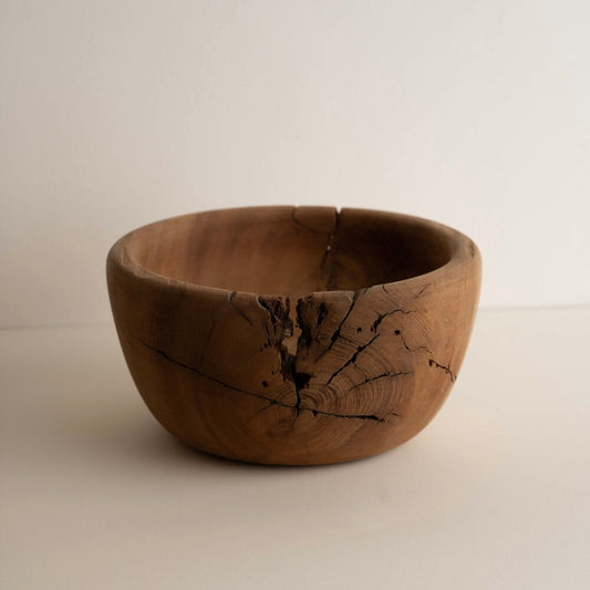 Round wooden bowl 01 by Zainab Yousif